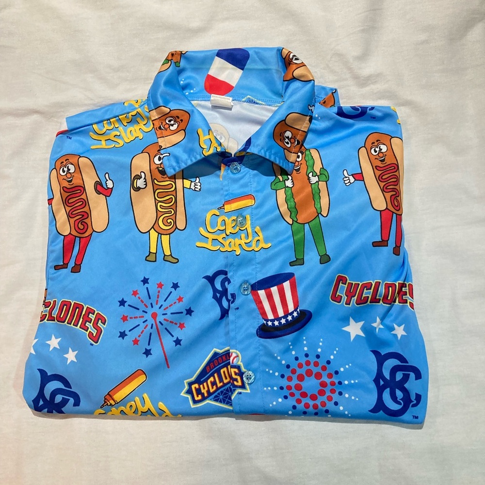 Coney Island Cyclones Button Down Shirt, Men’s size medium